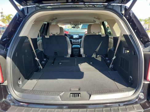 Used 2024 Ford Explorer XLT w/ Equipment Group 202A image 28