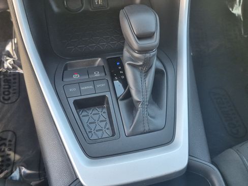 Used 2023 Toyota RAV4 XLE FWD image 25
