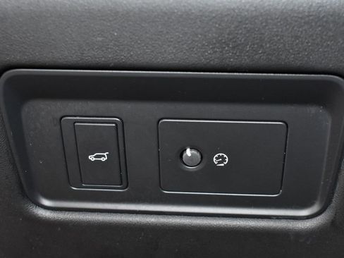 Used 2020 Land Rover Discovery HSE Luxury image 19