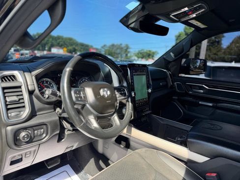 Used 2019 RAM 1500 Laramie RWD image 28