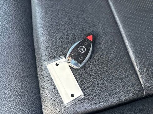 Used 2013 Mercedes-Benz E 350 4MATIC Wagon image 30