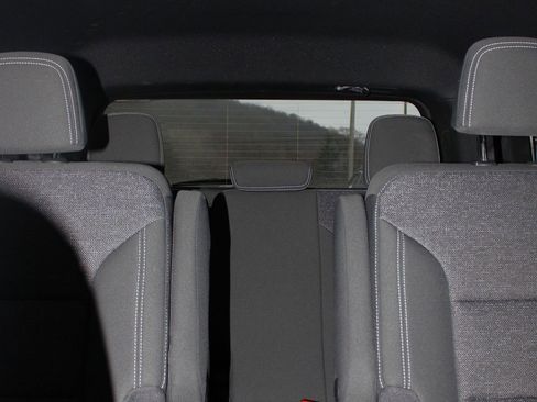 Used 2024 Chevrolet Traverse LT w/ Midnight/Sport Edition image 18