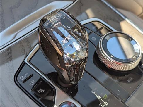 Used 2022 BMW X7 xDrive40i w/ Executive Package image 12