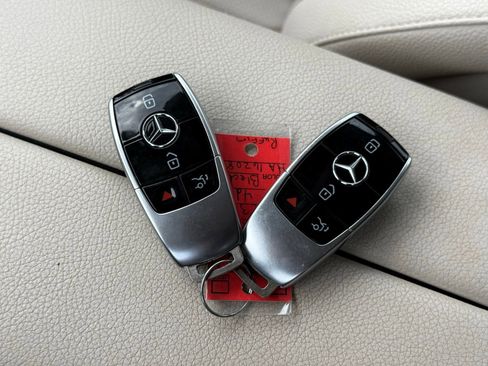 Used 2017 Mercedes-Benz E 300 4MATIC image 72