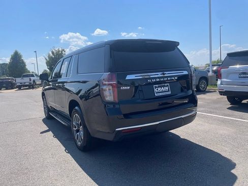 Used 2021 Chevrolet Suburban LT w/ LT Signature Package AWD/4WD image 8
