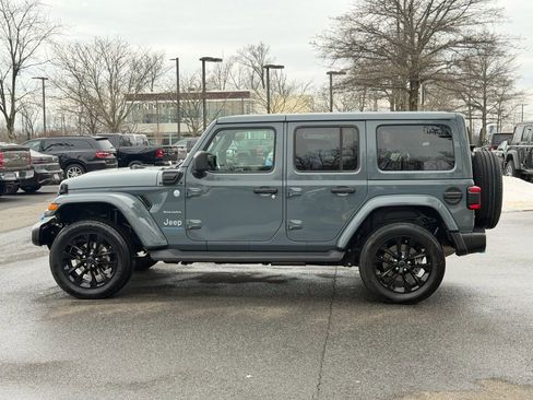 Used 2024 Jeep Wrangler Unlimited Sahara w/ Dual Top Group image 10