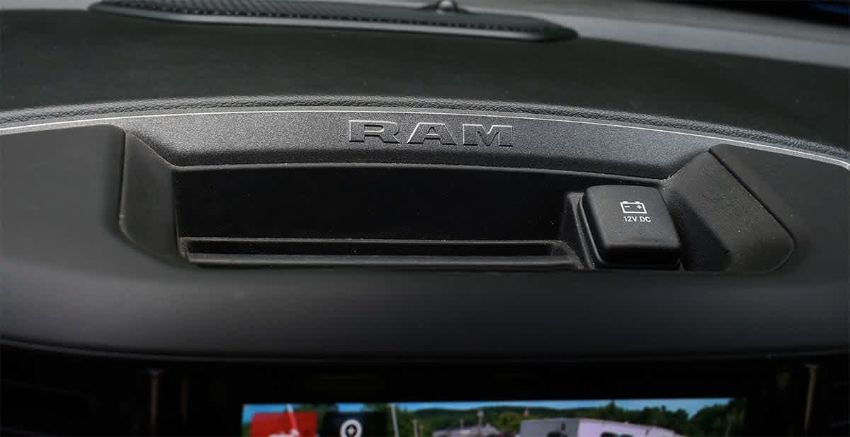 Used 2025 RAM 1500 Warlock AWD/4WD image 15