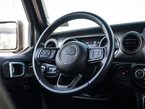 Used 2022 Jeep Wrangler Unlimited Sport AWD/4WD image 40