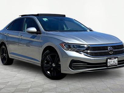Used 2024 Volkswagen Jetta SE w/ Panoramic Sunroof Package
