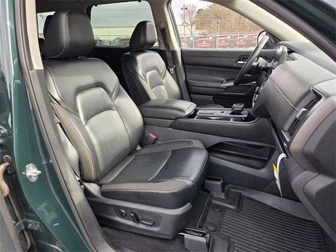 Certified 2023 Nissan Pathfinder SL image 14