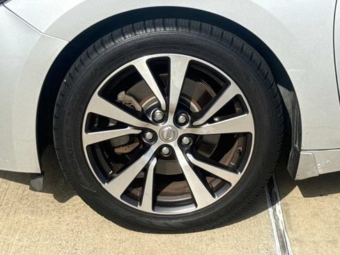 Used 2016 Nissan Maxima 3.5 SL FWD image 5
