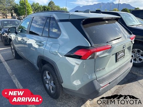 Used 2022 Toyota RAV4 XLE w/ XLE Grade Weather Package AWD/4WD image 13