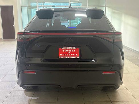 Certified 2025 Toyota bZ4X AWD image 5
