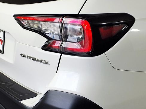 Used 2021 Subaru Outback Premium AWD/4WD image 8