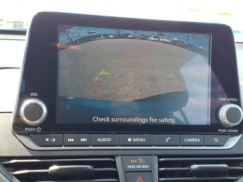 Used 2024 Nissan Altima 2.5 SR FWD image 18
