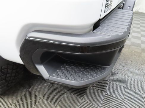 Used 2025 Chevrolet Silverado 2500 ZR2 w/ Technology Package image 53