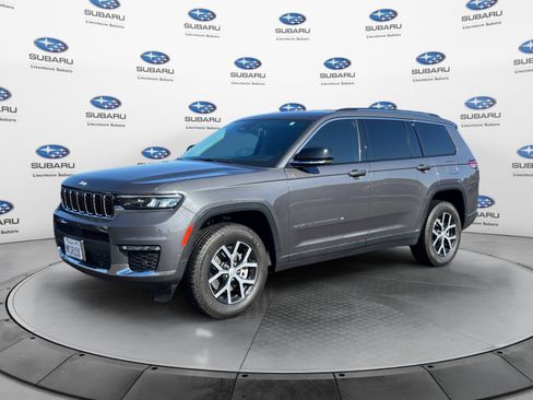 Used 2023 Jeep Grand Cherokee L Limited w/ Luxury Tech Group II AWD/4WD image 2