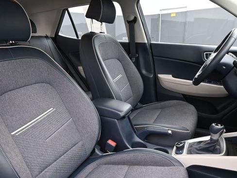 Certified 2023 Hyundai Venue Limited w/ Cargo Package image 27