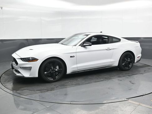 Used 2022 Ford Mustang GT Premium w/ Black Accent Package RWD image 10
