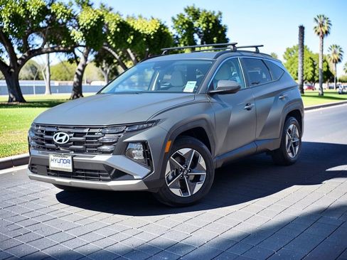 Certified 2025 Hyundai Tucson SEL AWD/4WD image 2