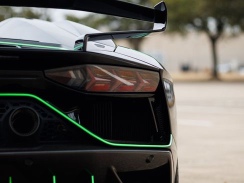 Used 2021 Lamborghini Aventador SVJ image 45