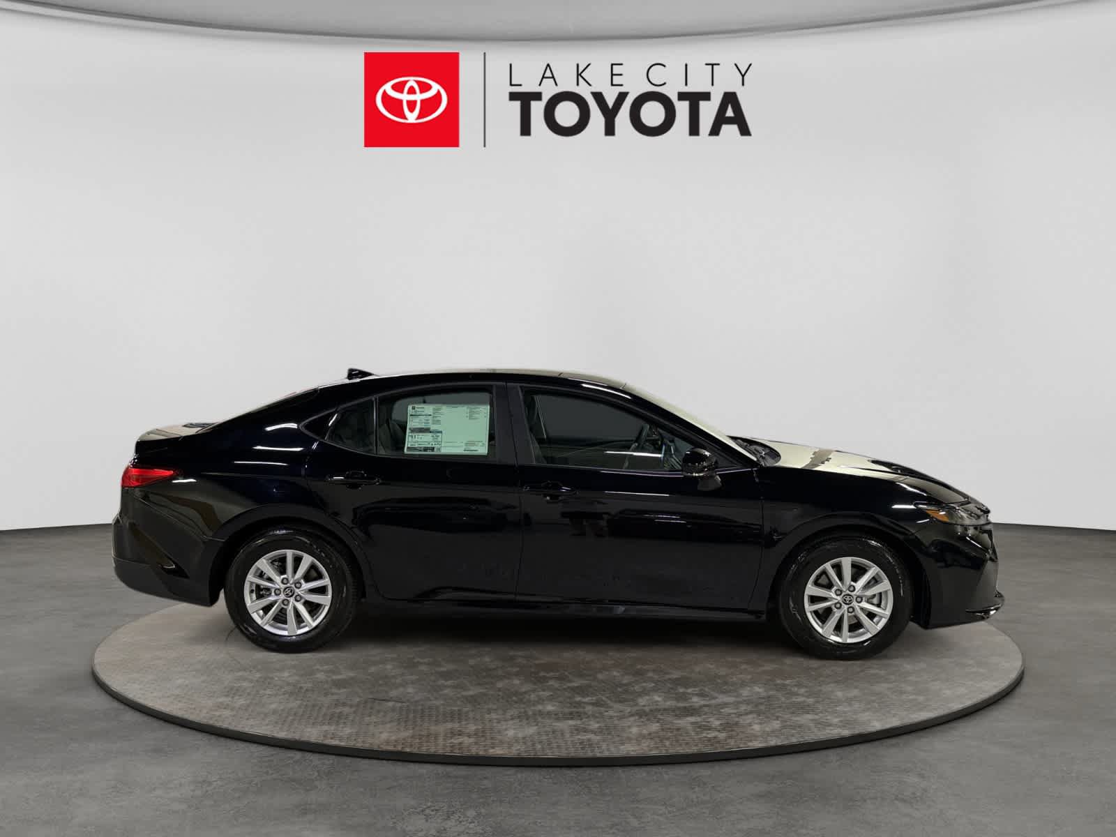 Used 2026 Toyota Camry LE FWD image 11