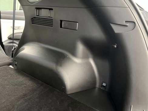 Used 2025 Hyundai Tucson SEL FWD image 32