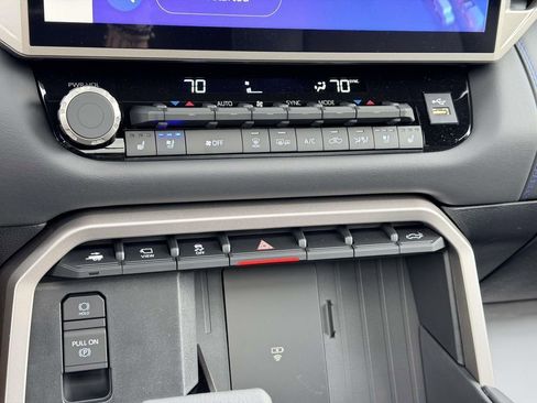 New 2026 Toyota Tundra Platinum AWD/4WD image 5