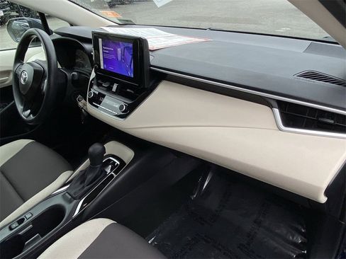 Certified 2025 Toyota Corolla LE image 16