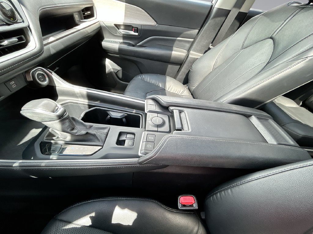 Certified 2024 Toyota Grand Highlander FWD image 28