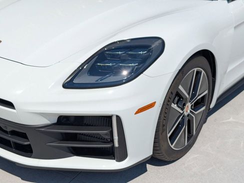 New 2025 Porsche Panamera 4 image 12