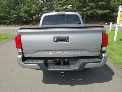 Used 2021 Toyota Tacoma SR5 AWD/4WD image 6