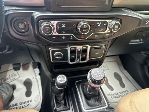 Used 2020 Jeep Gladiator Sport w/ Quick Order Package 23S AWD/4WD image 18