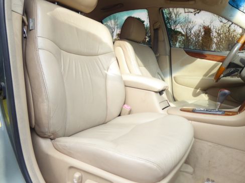 Used 2005 Lexus ES 330 image 13