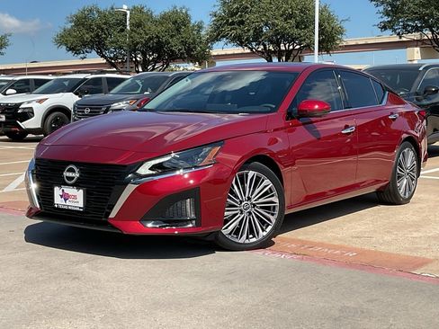 New 2025 Nissan Altima 2.5 SL image 2