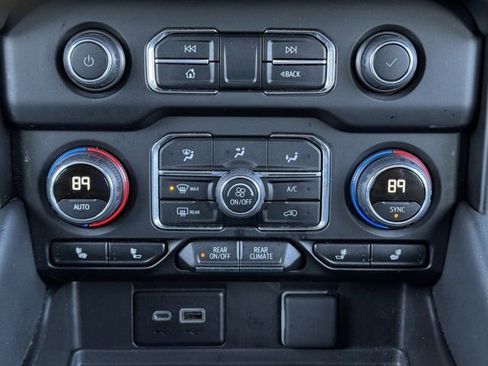 Used 2024 Chevrolet Suburban RST image 19