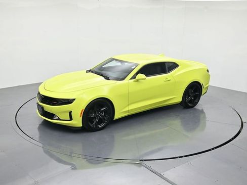 Used 2021 Chevrolet Camaro LT w/ RS Package image 39