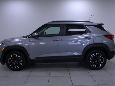 Used 2023 Chevrolet TrailBlazer LT image 2