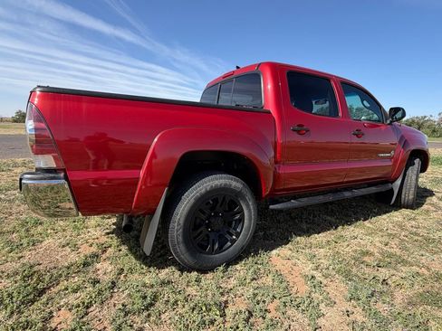 Used 2015 Toyota Tacoma PreRunner w/ SR5 Package image 2