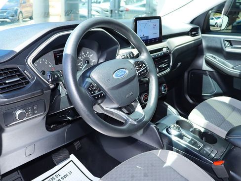 Used 2022 Ford Escape SE image 39