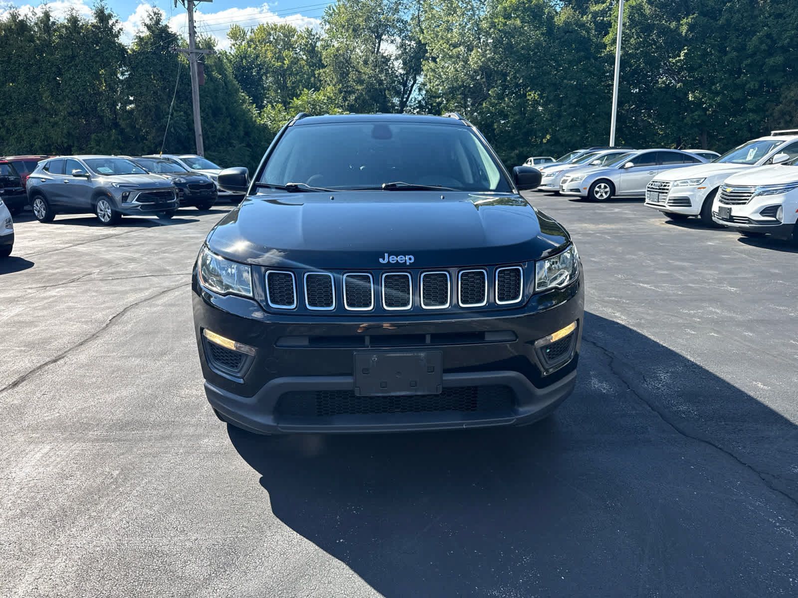 Used 2017 Jeep Compass Sport w/ Cold Weather Group AWD/4WD image 8