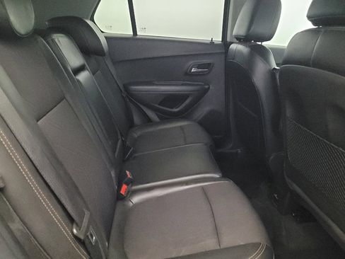 Used 2020 Chevrolet Trax LT w/ LT Convenience Package image 19