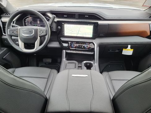 New 2025 GMC Sierra 2500 Denali w/ Denali Reserve Package image 2