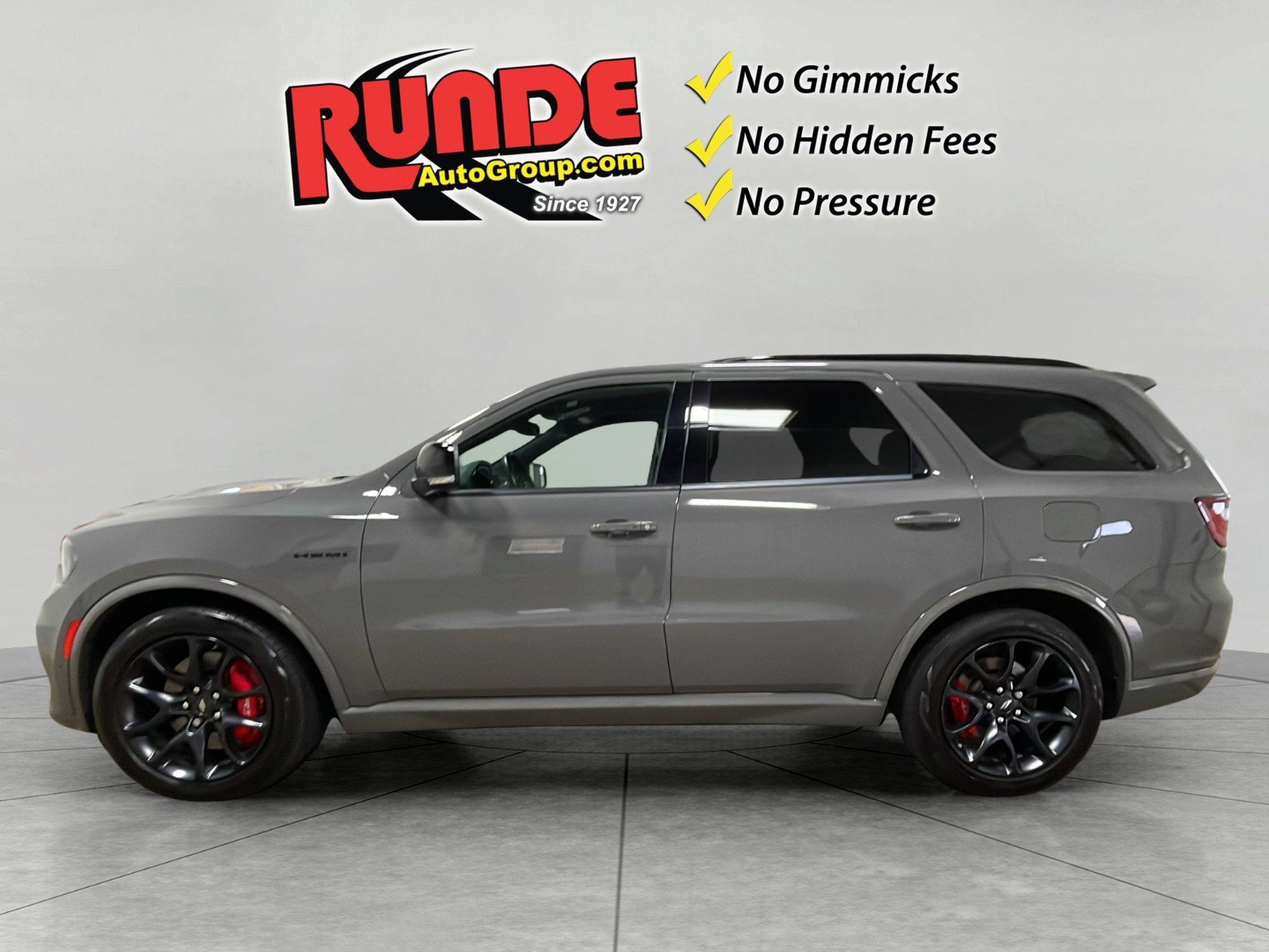 Used 2023 Dodge Durango R/T w/ Tow 'N Go Package AWD/4WD image 3