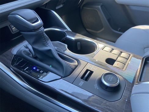 New 2026 Toyota Highlander Limited image 19