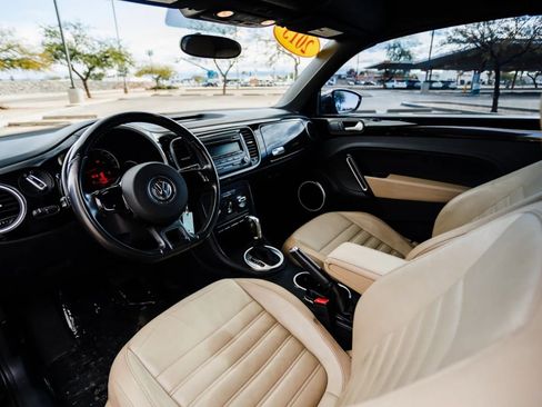 Used 2013 Volkswagen Beetle 2.5 50's Edition image 11