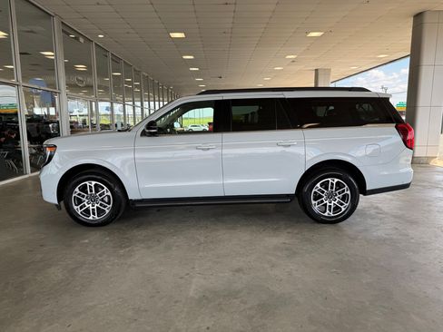 Certified 2025 Ford Expedition Max Active AWD/4WD image 2