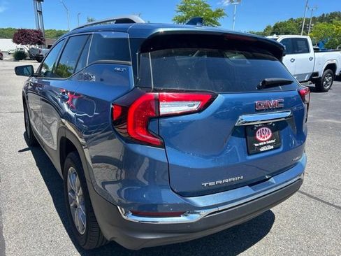 Used 2024 GMC Terrain SLT AWD/4WD image 5