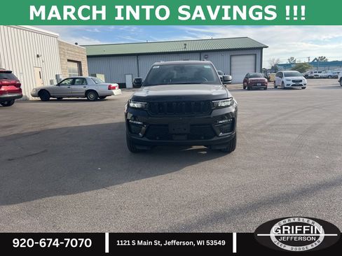 New 2025 Jeep Grand Cherokee Limited w/ Luxury Tech Group II image 4