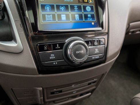 Used 2014 Honda Odyssey Touring Elite image 31